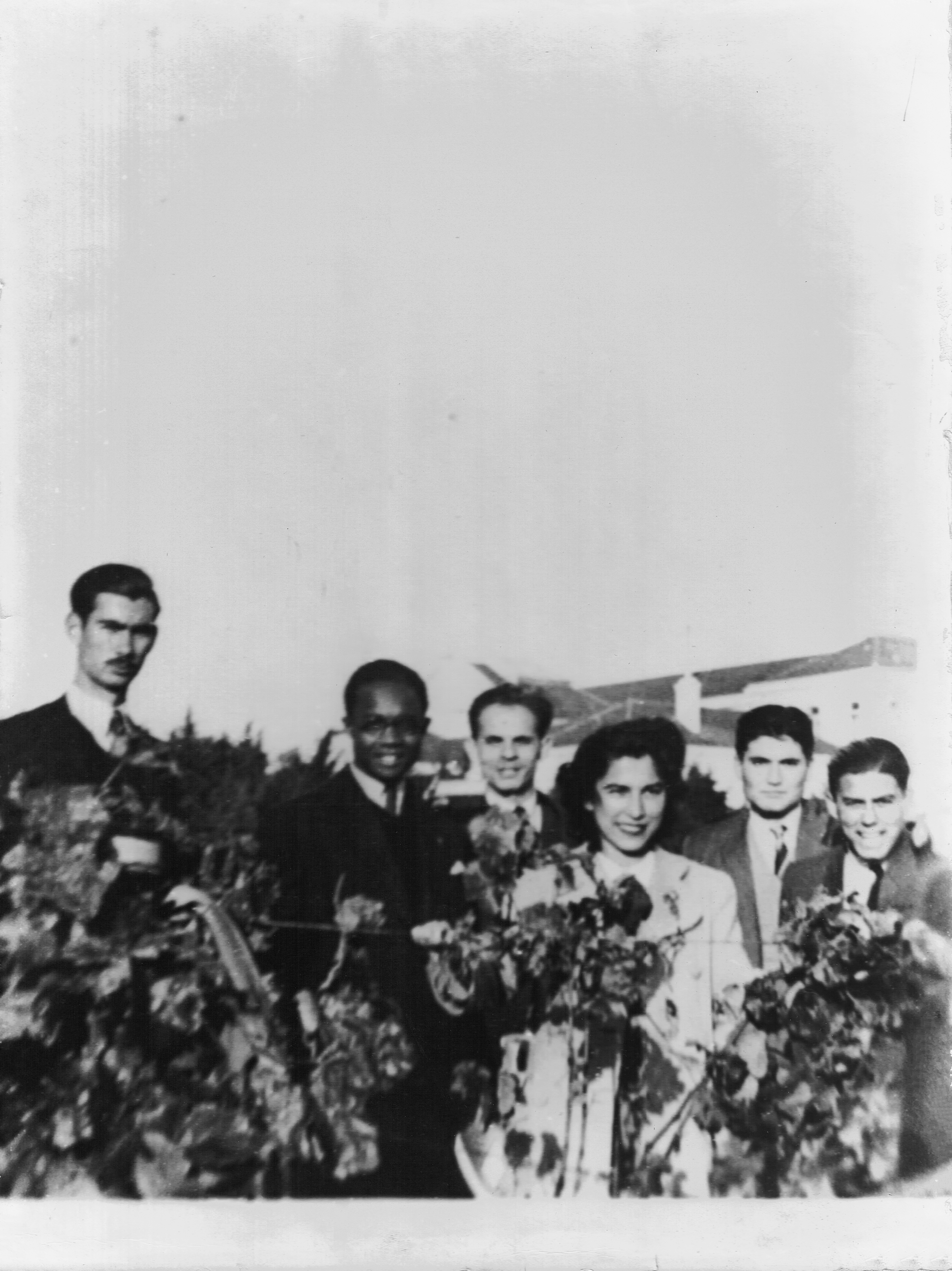 17.Amílcar cabral com um grupo de colegas do ISA-1946-47