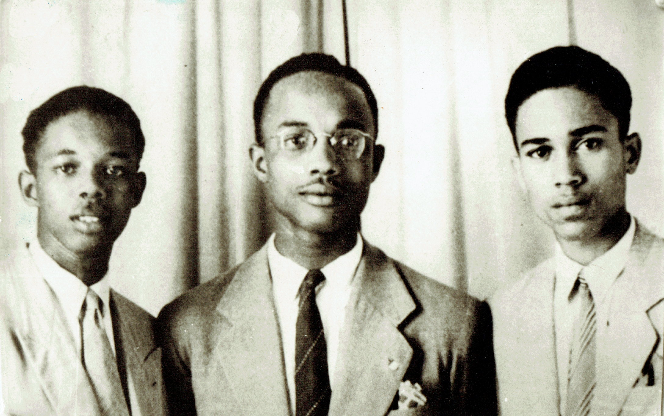 Amilcar Cabral com os irmãos Luis e Toi