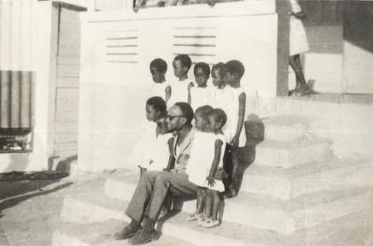 Amilcar Cabral e Crianças