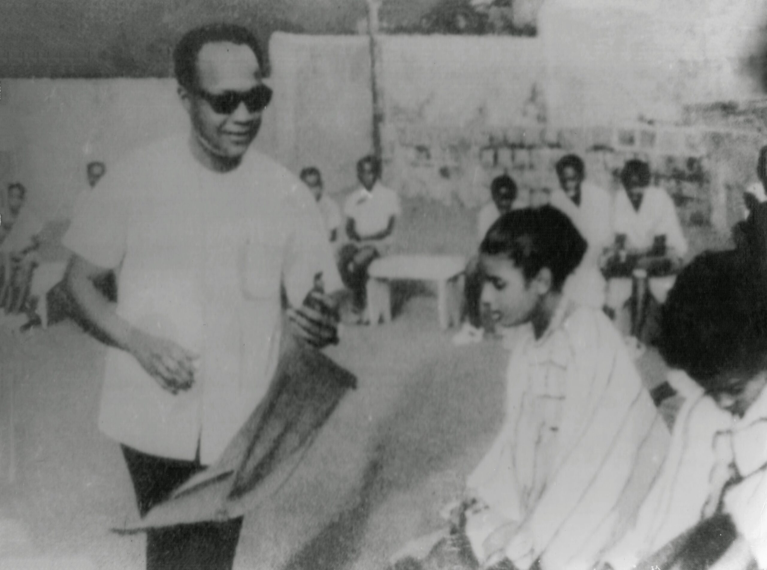 Amilcar Cabral e Terezinha Araújo ao lado da Irmã, numa actividade Cultural com uma Delegação da ONU em 1970