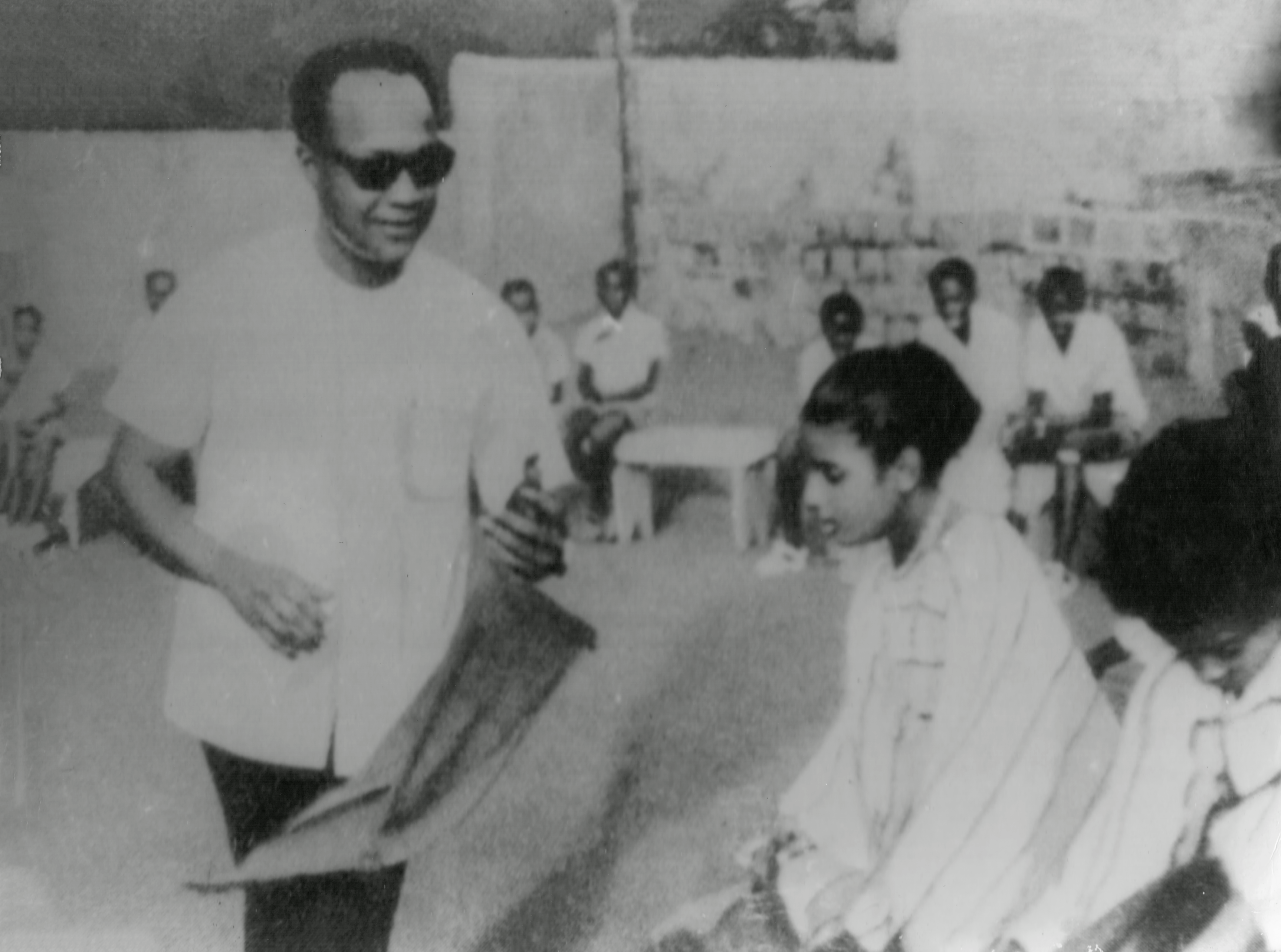 Amilcar Cabral e Terezinha Araújo ao lado da Irmã, numa actividade Cultural com uma Delegação da ONU em 1970