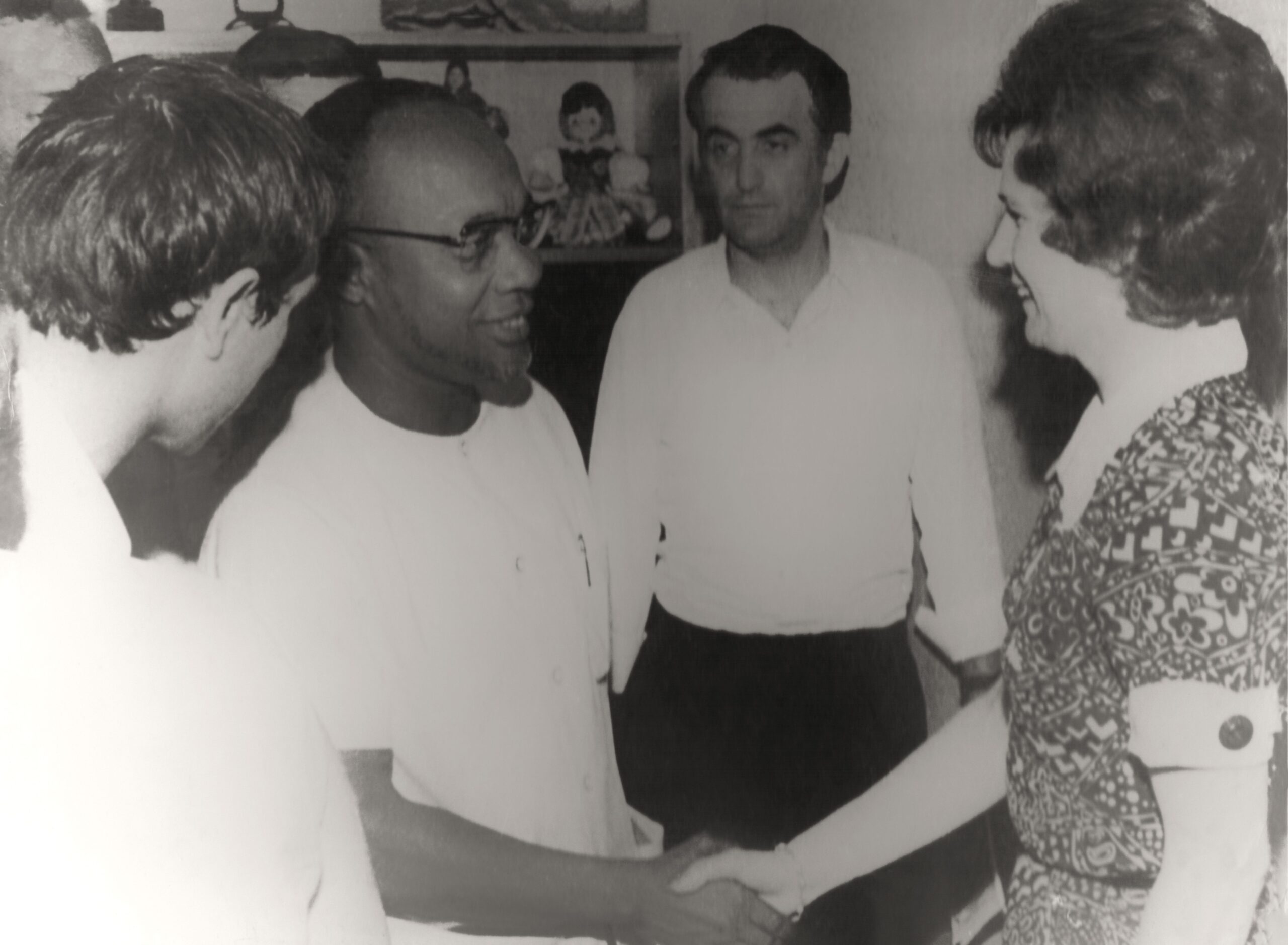 Amilcar Cabral em Moscovo com Valentina Tereschkova a 1ª Cosmonauta do Mundo
