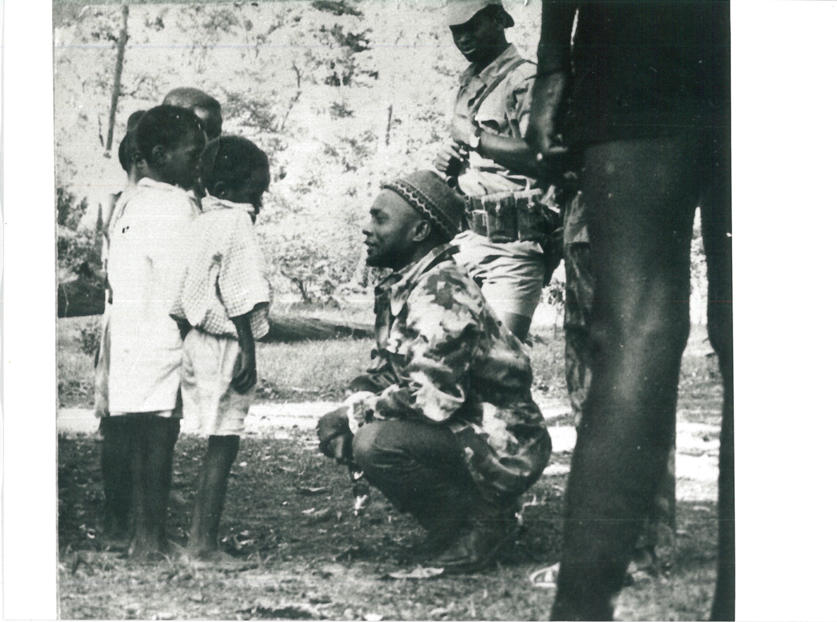Cabral dialoga com crianças
