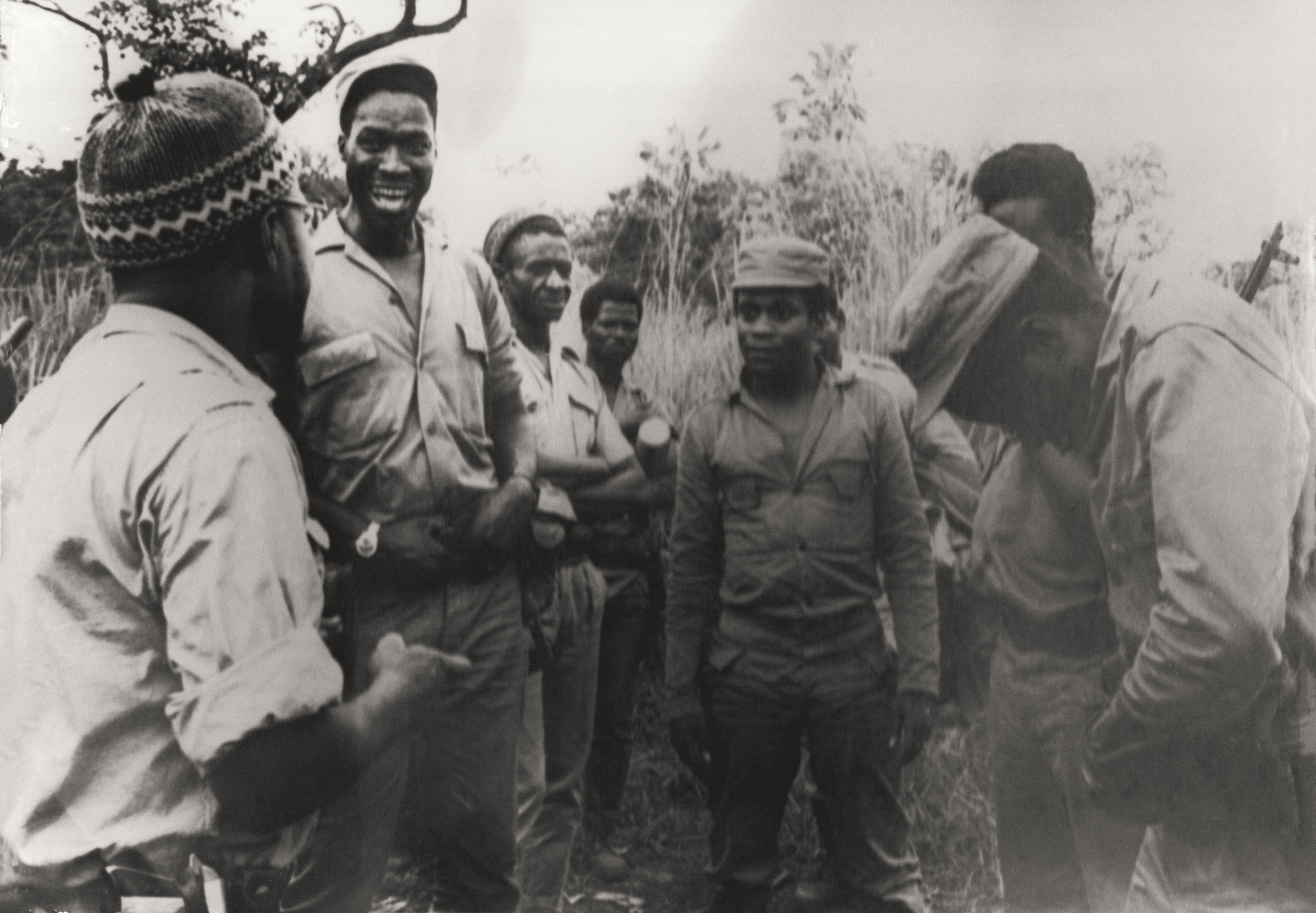 Cabral numa visita a Frente Leste da Guiné